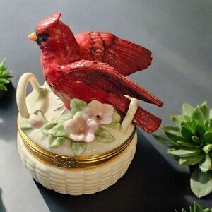LENOX Treasures Cardinal Treasure/ Trinket Box Garden Birds Collection Red Bird